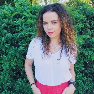 Meet your Posher, Ana maria